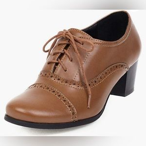 Ladies Brown Oxford Pumps Size 10